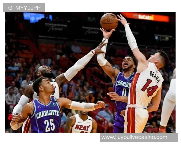 热火与勇士精彩对决录像回放分析全场亮点与战术解析